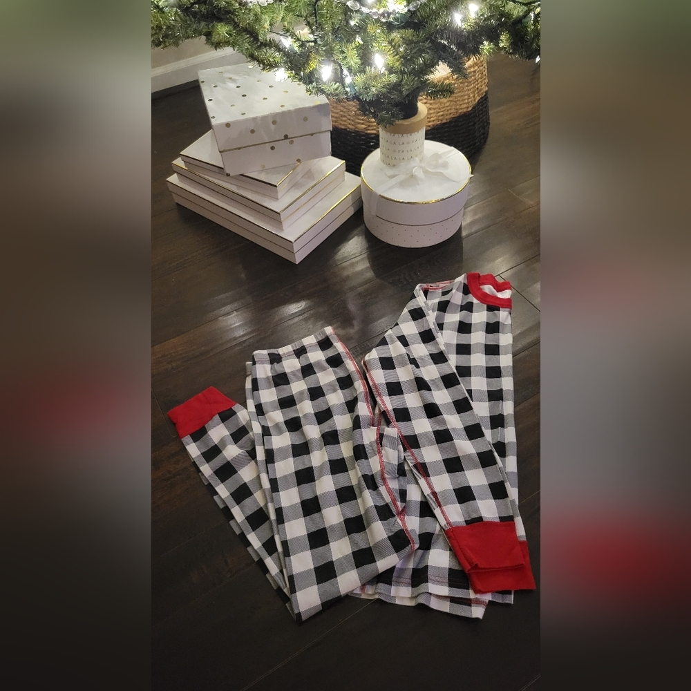 EUC womans Hanna Andersson Christmas pajamas